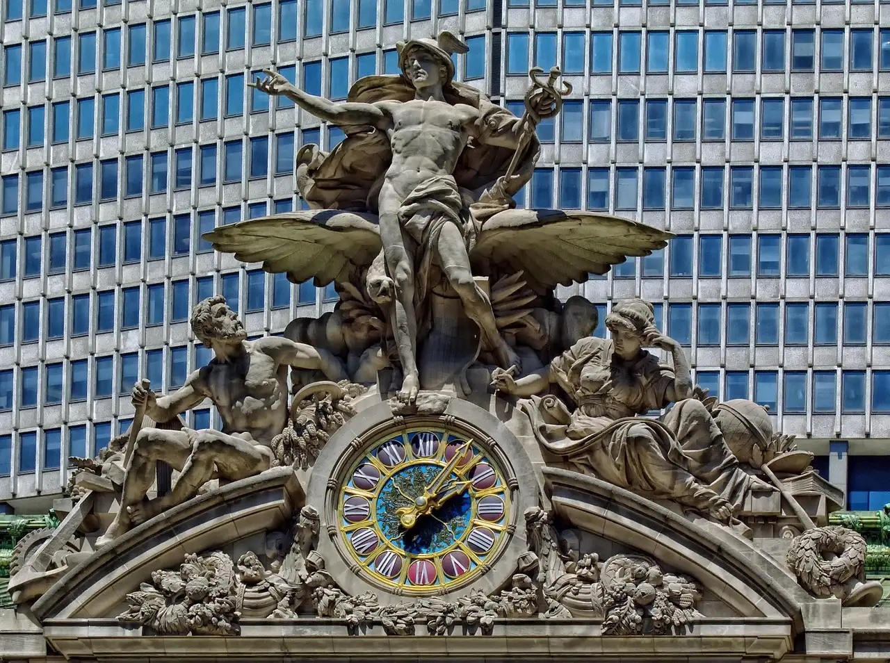 The clock and statues on Grand Central's facade